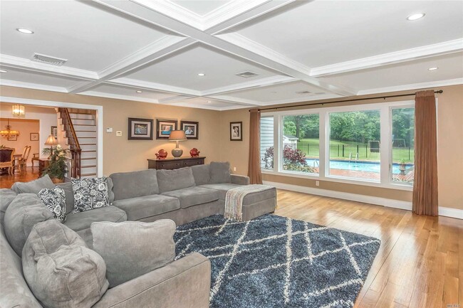 Building Photo - 343 Oyster Bay Road