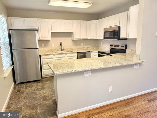 Foto del edificio - 802 Stafford Glen Ct