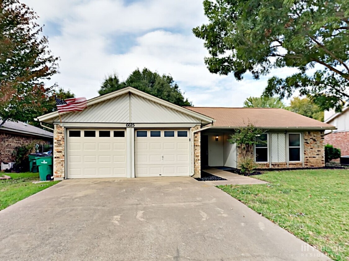 Foto principal - 6625 Fair Oaks Dr