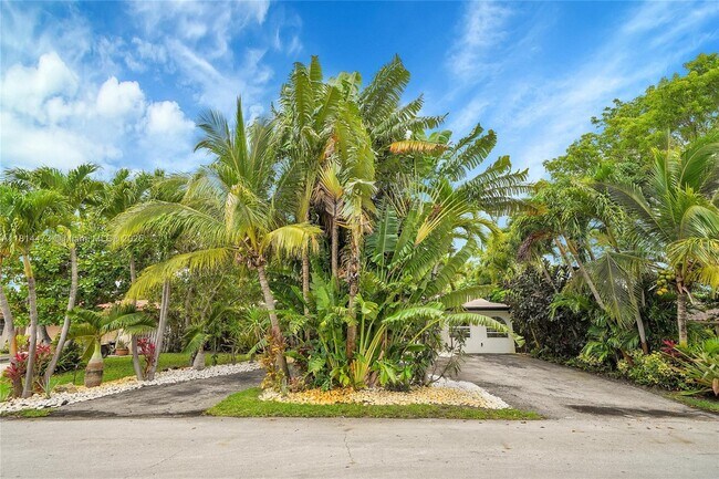 Foto del edificio - 5451 NE 22nd Ave