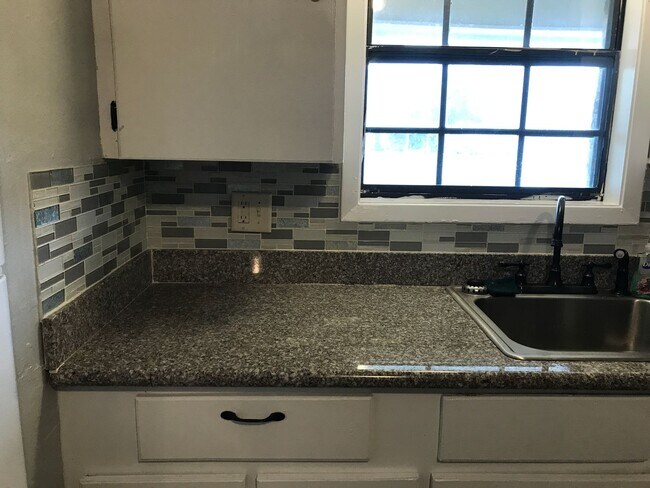 Foto del edificio - 304 Latin Dr