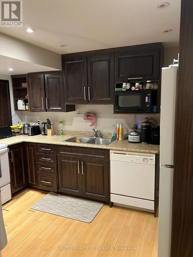 Building Photo - 108 Maroon Dr