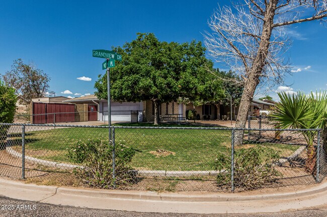 Foto del edificio - 9048 E Grandview St