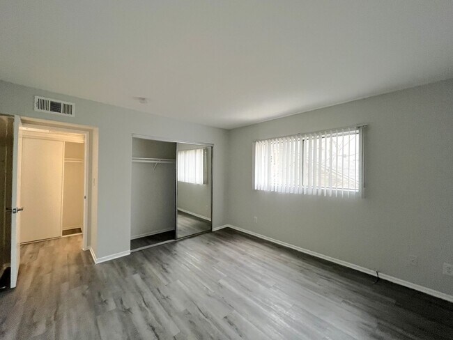 Interior Photo - 951 S. Oxford