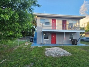 Building Photo - 723 22nd St