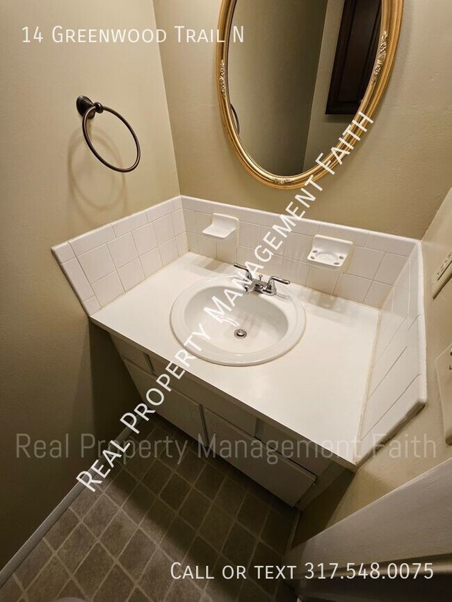 Foto del edificio - 2-bedroom Condo in Greenwood