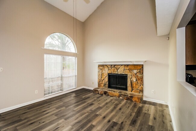 Building Photo - 3078 Jessica Dr