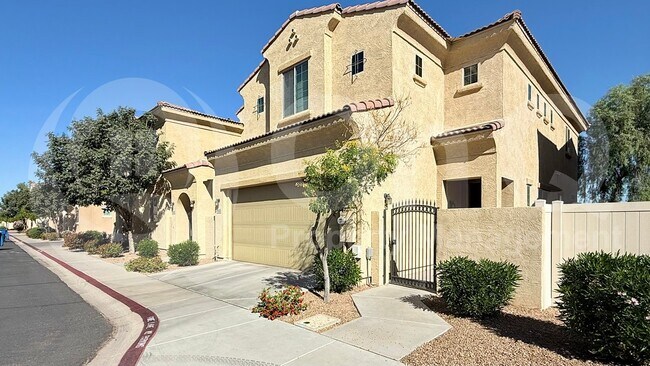 Foto del edificio - 1367 S Country Club Dr