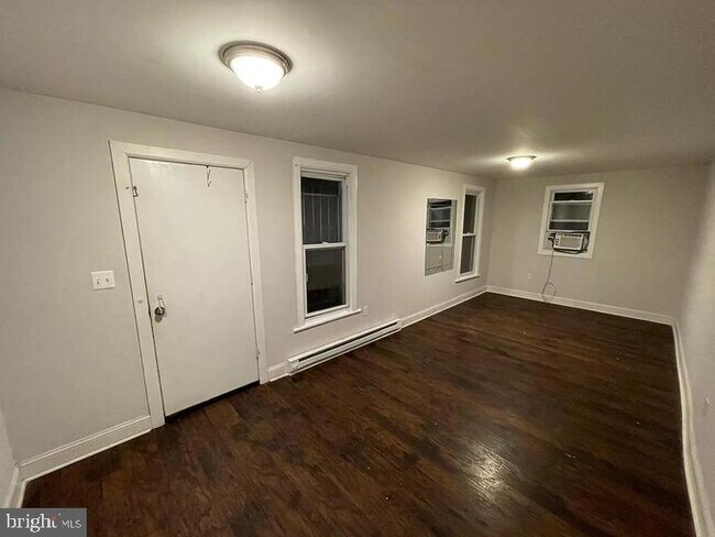 Foto del edificio - 5404 Wayne Ave