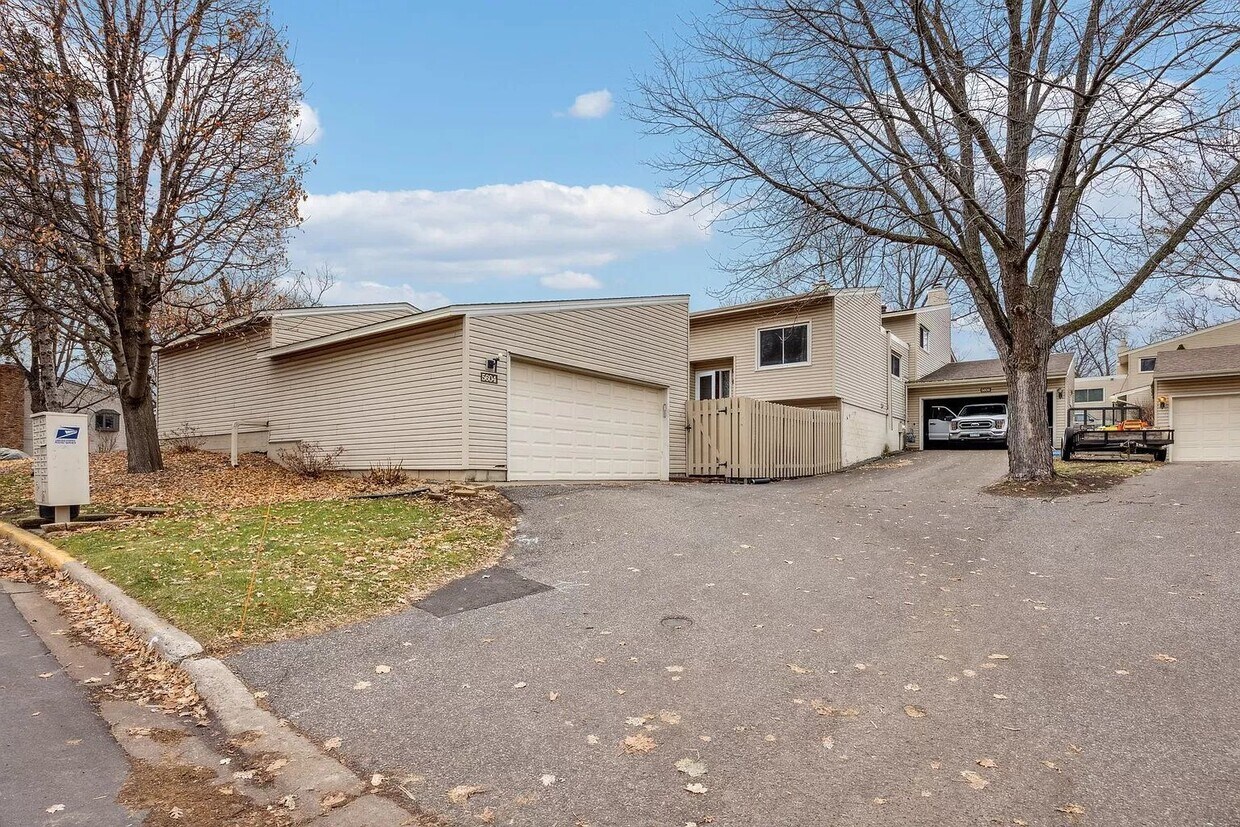 Townhome for Rent in Fridley MN Alquileres en Fridley, MN