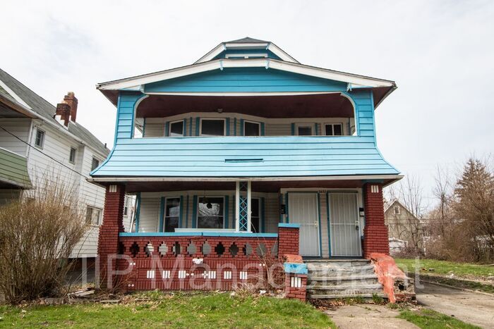 Primary Photo - Charming and Refinished 2 Bedroom in Cleve...
