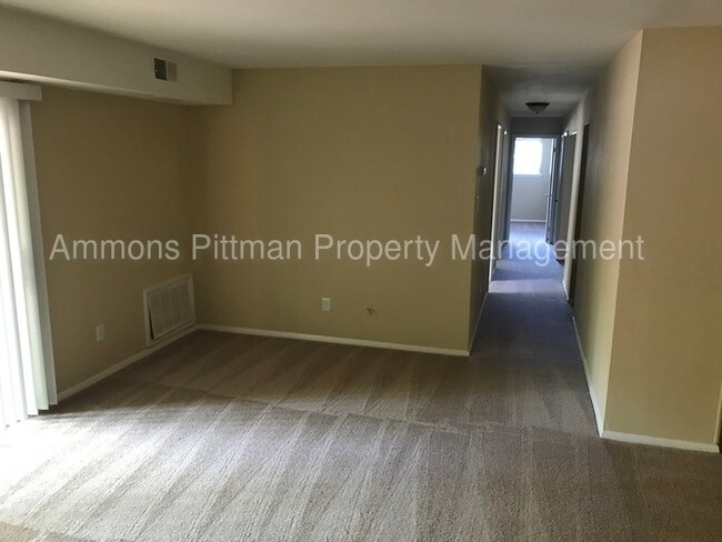 Building Photo - 1130 Schaub Dr