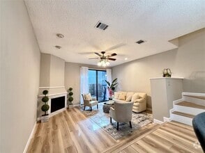 Building Photo - 7122 Wood Hollow Dr