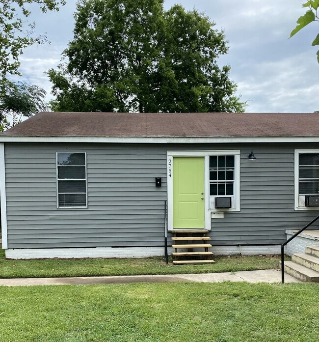 Building Photo - 2754 Foster St