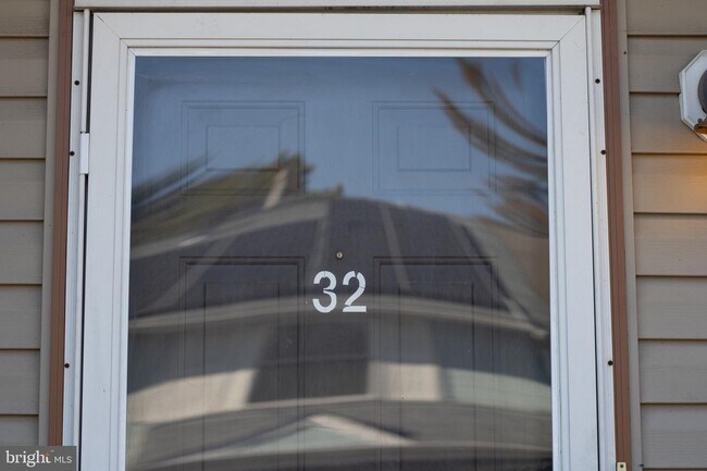 Foto del edificio - 32 Grant Ln