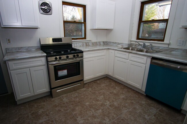 Foto del edificio - 3 Bedroom Spacious Kenosha Townhouse