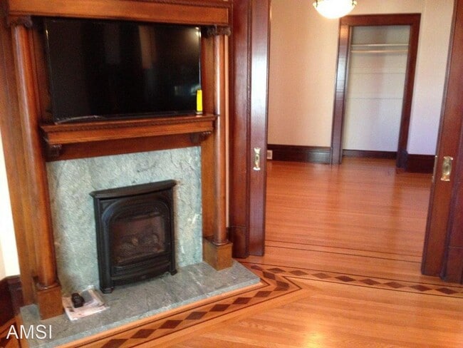 Building Photo - 2 br, 1.5 bath House - 902 Vallejo Street