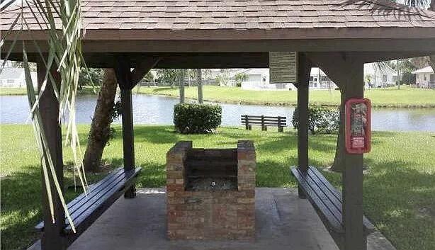 Foto del edificio - 80 Vía De Casas Norte