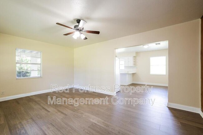 Foto del edificio - 4555 Jersey Rd