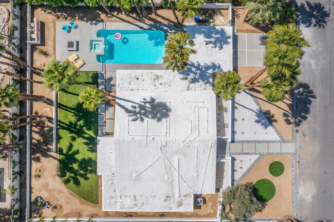 Foto del edificio - 1148 N Rose Ave