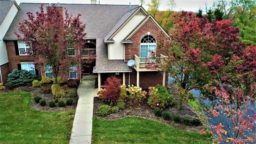 Primary Photo - 28030 Carlton Way Dr
