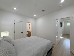 Building Photo - 2706 Cochran St
