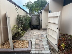 Building Photo - 15003 Coconut Ct