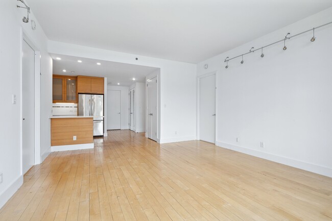 Building Photo - 251 7th St
