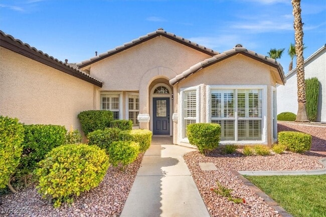 Building Photo - 5005 Cliffrose Dr