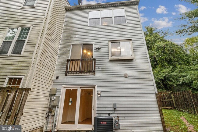 Building Photo - 1761 Rochelle Ct