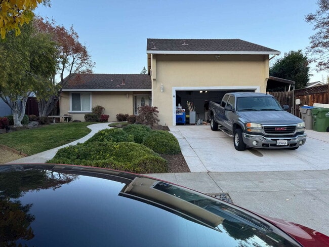 Photo - Lovely 2 bedroom and 2 bath remodeled home in South San Jose with a swimming Pool, 2 car garage, ...