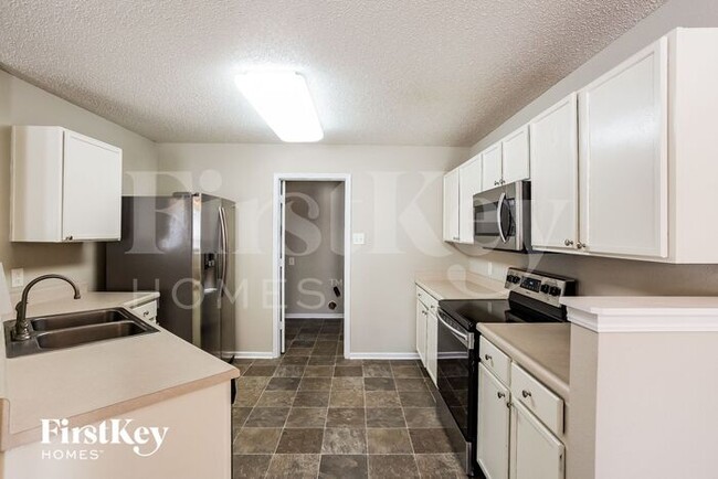Building Photo - 12121 Belfry Dr