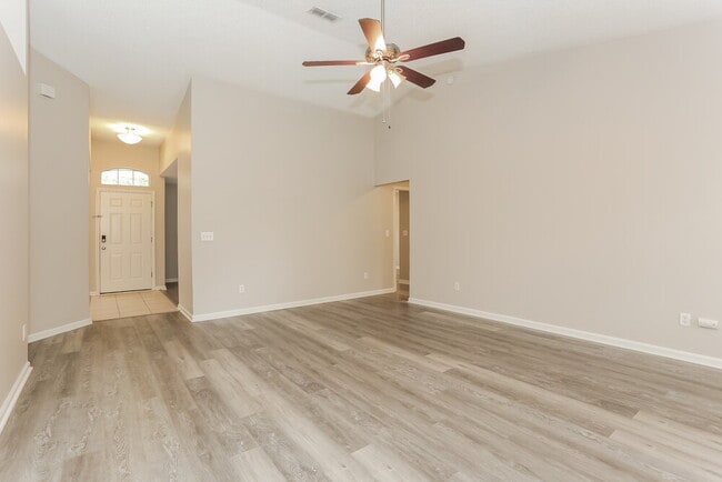 Building Photo - 1694 Aston Hall Dr E