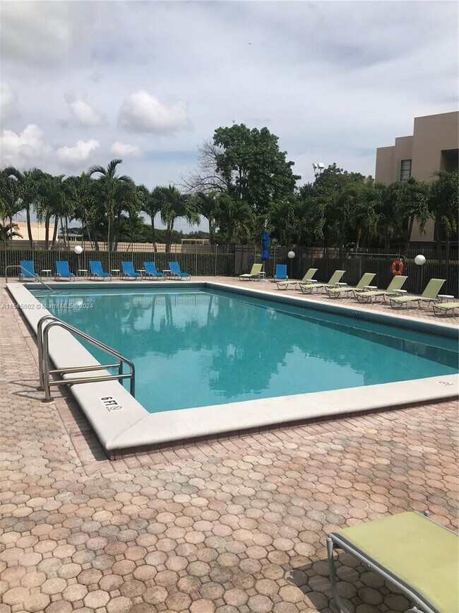 Foto del edificio - 10425 SW 112th Ave