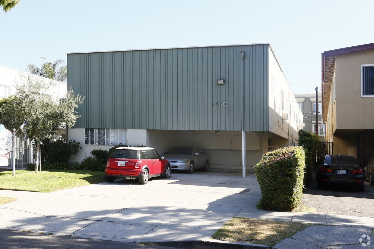 Foto del edificio - 3556 Jasmine Ave