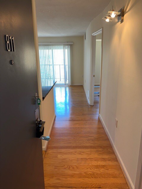 Entrada - 1718 P St NW