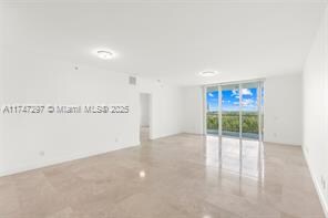 Foto del edificio - 14951 Royal Oaks Ln