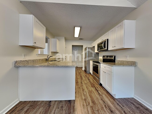 Building Photo - 170 Belle Grove Cir