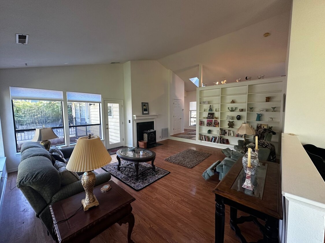 Primary Photo - Light Filled 4 Bedroom 2.5 Bathroom Two-St...