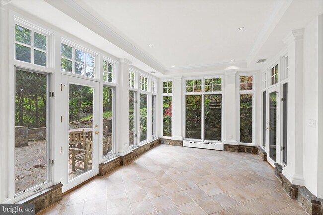 Building Photo - 4530 Dexter St NW