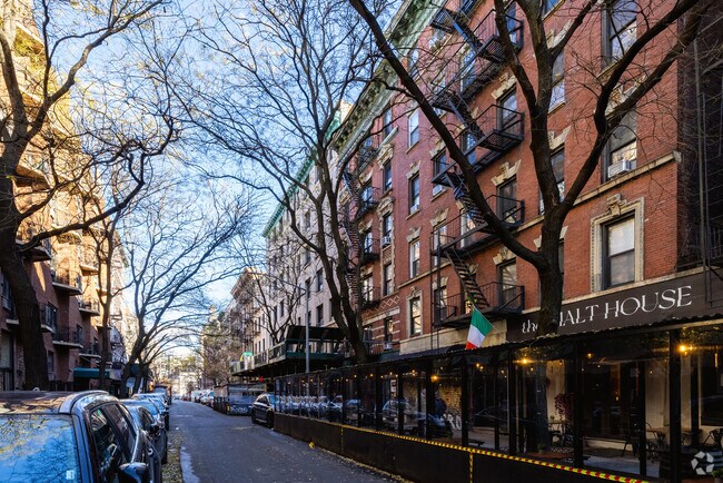 Foto del edificio - 208 Thompson St