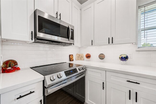 Building Photo - 7610 Avenue G
