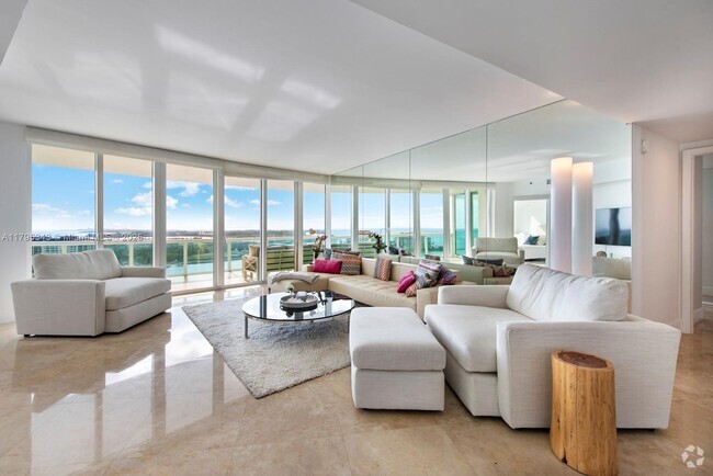 Building Photo - 1000 S Pointe Dr