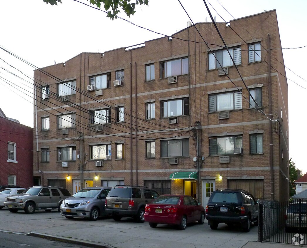 Foto del edificio - 95-24 42nd Ave