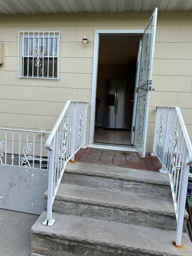 Building Photo - 1057 Mason Ct