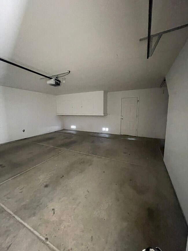 Building Photo - Charming 1 bedroom 1 bath - Apartment Near Casinos with Attached Garage