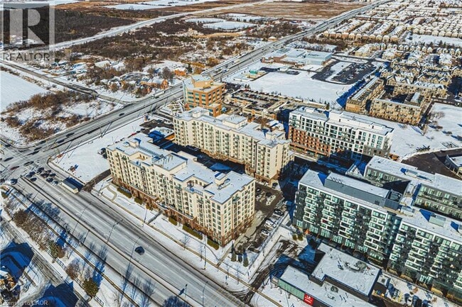 Photo du bâtiment - 2486 Old Bronte Rd