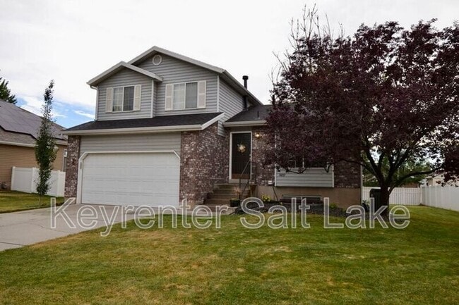 Photo - 1637 N 500 W House