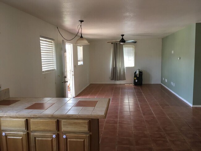 Building Photo - 1244 Sunset Road