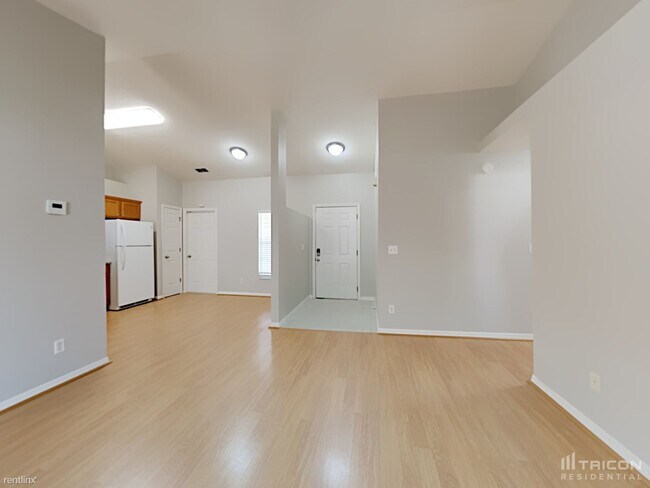 Building Photo - 7 Bay Ridge Loop
